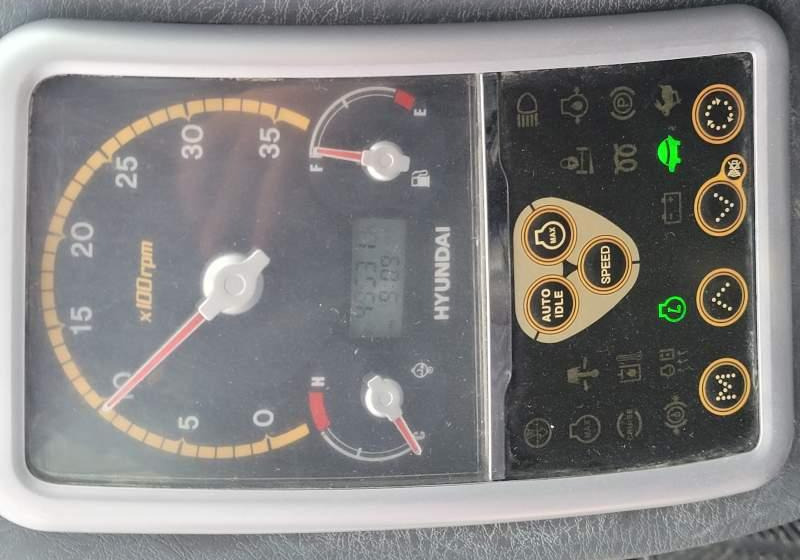 Hyundai ROBEX 55W-9 EXCAVATOR / SPROWADZONY Z FRANCJI - Gumikerekes kotró: 3 kép. Hyundai ROBEX 55W-9 EXCAVATOR / SPROWADZONY Z FRANCJI - Gumikerekes kotró: 3 kép.