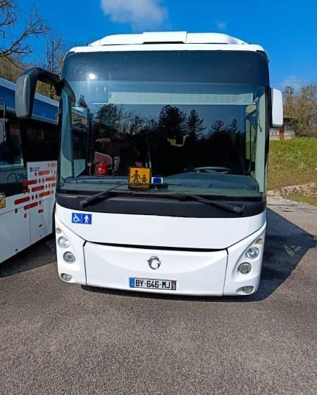 Irisbus EVADYS H / SPROWADZONY/ MANUAL / 272 000 KM - Helyközi busz: 4 kép. Irisbus EVADYS H / SPROWADZONY/ MANUAL / 272 000 KM - Helyközi busz: 4 kép.