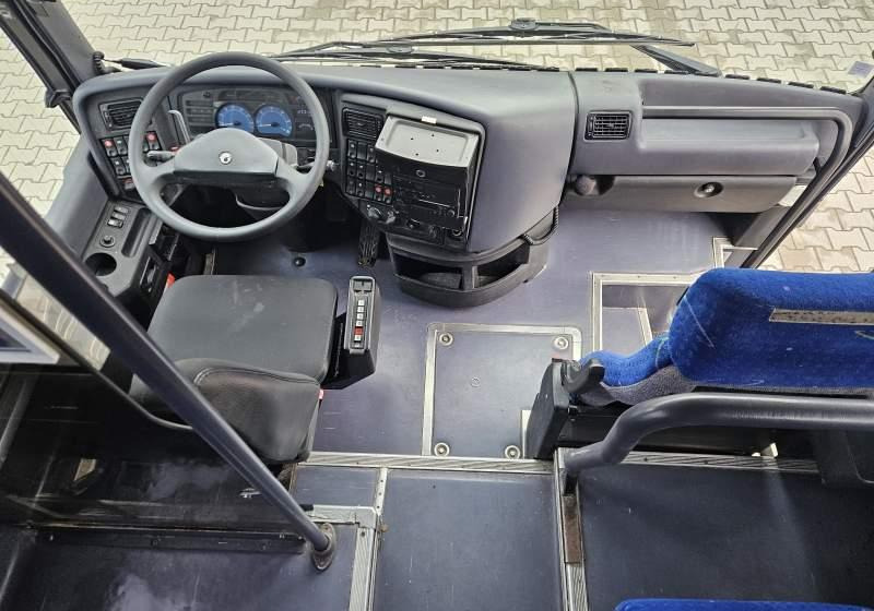 Helyközi busz Irisbus ILIADE RT / SPROWADZONA / 10.60 DŁUGOŚĆ: 18 kép.