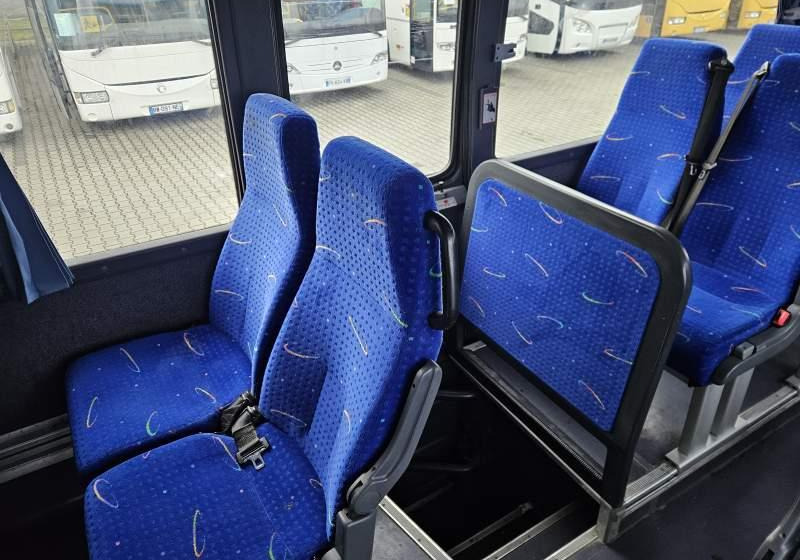 Helyközi busz Irisbus ILIADE RT / SPROWADZONA / 10.60 DŁUGOŚĆ: 15 kép.
