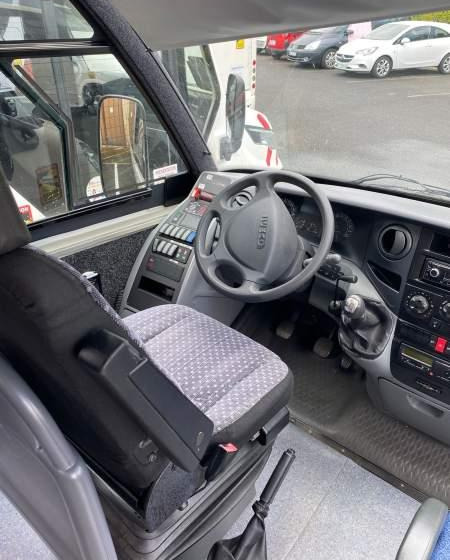 Irisbus WING / 34 MIEJSCA/ KLIMA DLA KIEROWCY/ 3 SZTUKI - Minibusz, Kisbusz: 5 kép. Irisbus WING / 34 MIEJSCA/ KLIMA DLA KIEROWCY/ 3 SZTUKI - Minibusz, Kisbusz: 5 kép.