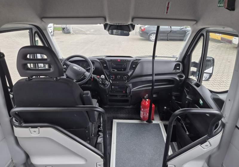 Iveco A60C15 DAILY/SPROWADZONE/EURO 6/92 000 KM - Minibusz, Kisbusz: 4 kép. Iveco A60C15 DAILY/SPROWADZONE/EURO 6/92 000 KM - Minibusz, Kisbusz: 4 kép.