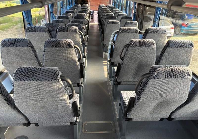 Iveco CROSSWAY/ SPROWADZONY / 180 000 KM / MANUAL - Helyközi busz: 4 kép. Iveco CROSSWAY/ SPROWADZONY / 180 000 KM / MANUAL - Helyközi busz: 4 kép.