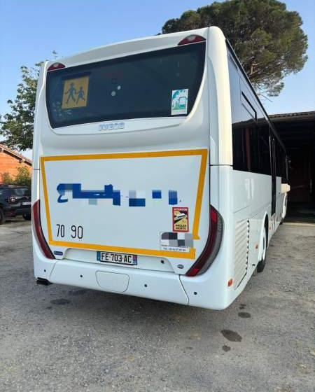 Iveco CROSSWAY/ SPROWADZONY / 180 000 KM / MANUAL - Helyközi busz: 5 kép. Iveco CROSSWAY/ SPROWADZONY / 180 000 KM / MANUAL - Helyközi busz: 5 kép.
