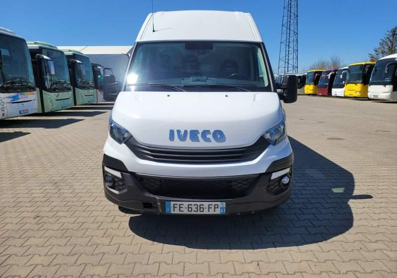Iveco DAILY 35-140 / SPROWADZONY Z FRANCJI / TEMPOMAT - Furgon: 3 kép. Iveco DAILY 35-140 / SPROWADZONY Z FRANCJI / TEMPOMAT - Furgon: 3 kép.