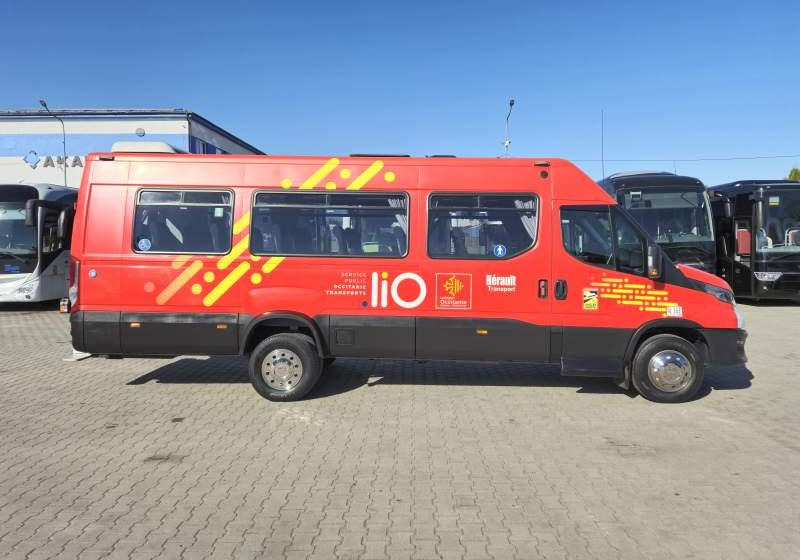 Iveco DAILY 65C18/SPROWADZONE/23 MIEJSCA/KLIM/WINDA - Minibusz, Kisbusz: 5 kép. Iveco DAILY 65C18/SPROWADZONE/23 MIEJSCA/KLIM/WINDA - Minibusz, Kisbusz: 5 kép.