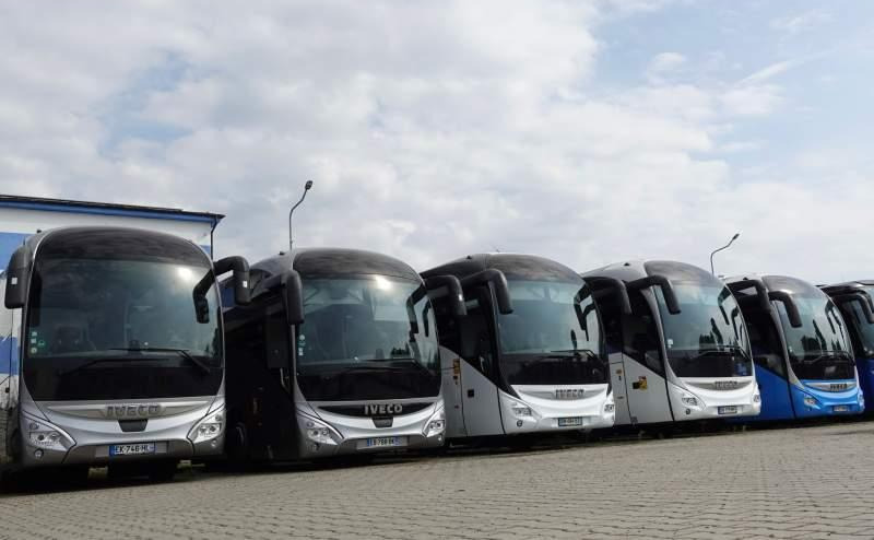 Iveco MAGELYS / SPROWADZONE / 12.80 M / 12.20 M / EURO 6 - Távolsági busz: 2 kép. Iveco MAGELYS / SPROWADZONE / 12.80 M / 12.20 M / EURO 6 - Távolsági busz: 2 kép.