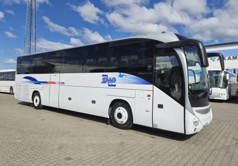 Iveco MAGELYS / SPROWADZONE / MANUAL / 12.20 M - Távolsági busz: 3 kép. Iveco MAGELYS / SPROWADZONE / MANUAL / 12.20 M - Távolsági busz: 3 kép.