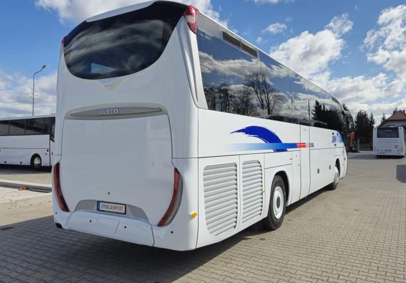 Iveco MAGELYS / SPROWADZONE / MANUAL / 12.20 M - Távolsági busz: 5 kép. Iveco MAGELYS / SPROWADZONE / MANUAL / 12.20 M - Távolsági busz: 5 kép.