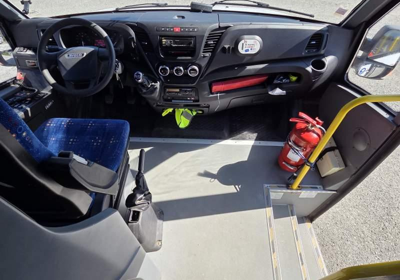 Minibusz, Kisbusz Iveco ROSERO FIRST / SPROWADZONE / 35 MIEJSC: 10 kép.