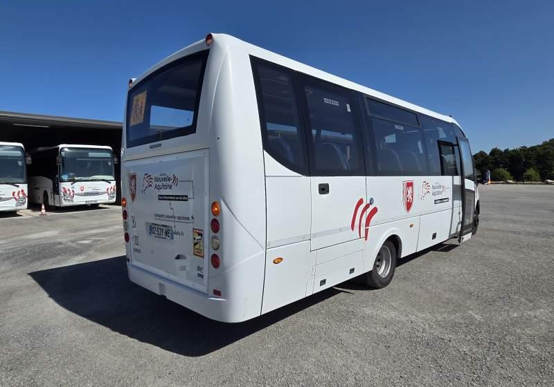 Minibusz, Kisbusz Iveco ROSERO FIRST / SPROWADZONE / 35 MIEJSC: 19 kép.