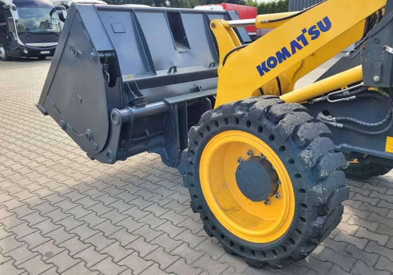 Komatsu WA1 100M / SPROWADZONA Z FRANCJI/ 6 300 MTH - Gumikerekes homlokrakodó: 4 kép. Komatsu WA1 100M / SPROWADZONA Z FRANCJI/ 6 300 MTH - Gumikerekes homlokrakodó: 4 kép.