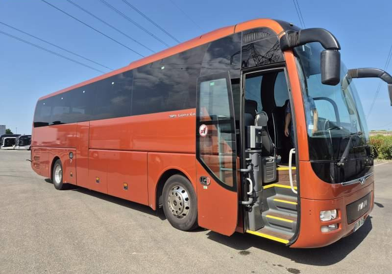 MAN LION'S COACH/ SPROWADZONY / 55 MIEJSC/ EURO 6 - Távolsági busz: 3 kép. MAN LION'S COACH/ SPROWADZONY / 55 MIEJSC/ EURO 6 - Távolsági busz: 3 kép.