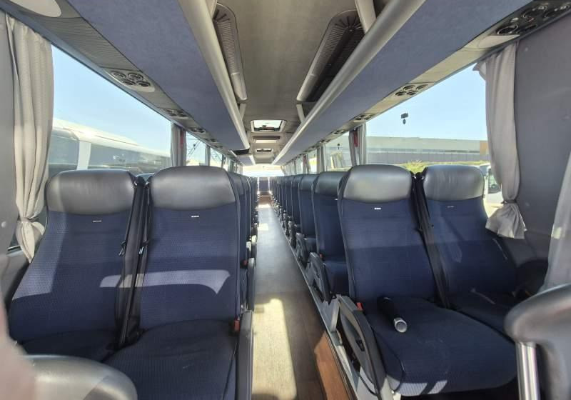 MAN LION'S COACH/ SPROWADZONY / 55 MIEJSC/ EURO 6 - Távolsági busz: 2 kép. MAN LION'S COACH/ SPROWADZONY / 55 MIEJSC/ EURO 6 - Távolsági busz: 2 kép.