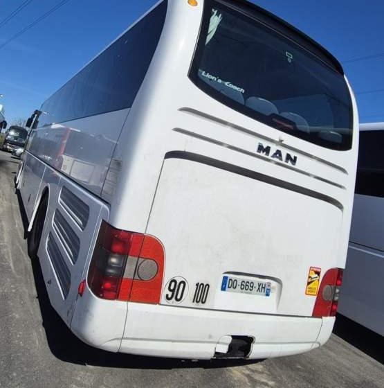 MAN LION'S COACH/ SPROWADZONY / 55 MIEJSC/ EURO 6 - Távolsági busz: 5 kép. MAN LION'S COACH/ SPROWADZONY / 55 MIEJSC/ EURO 6 - Távolsági busz: 5 kép.