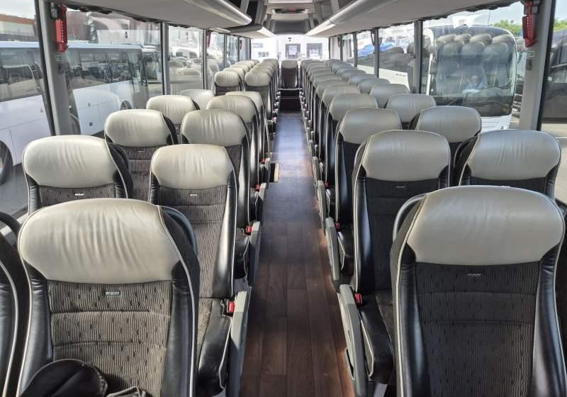 MAN LION'S COACH/ SPROWADZONY / 55 MIEJSC/ EURO 6 - Távolsági busz: 4 kép. MAN LION'S COACH/ SPROWADZONY / 55 MIEJSC/ EURO 6 - Távolsági busz: 4 kép.