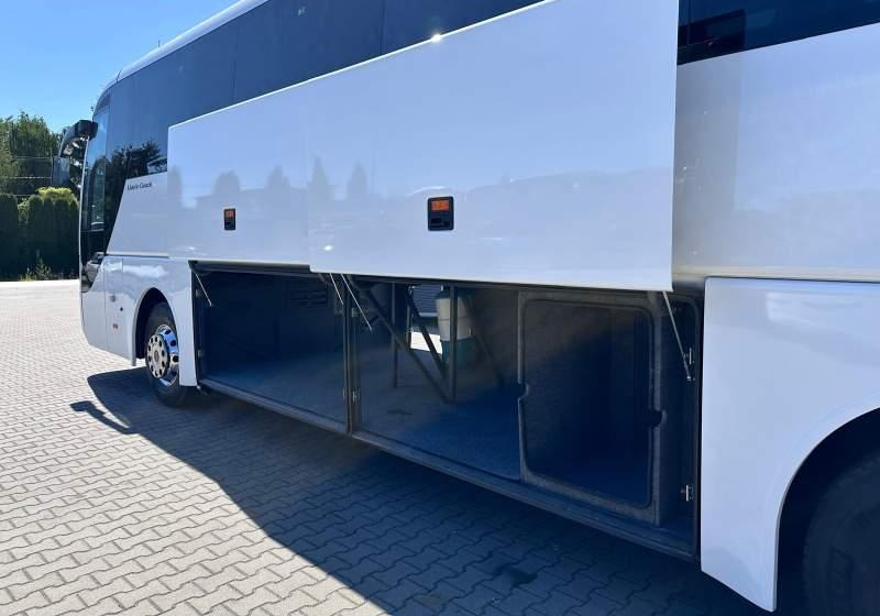 MAN LION'S COACH/ SPROWADZONY / 55 MIEJSC/ EURO 6 - Távolsági busz: 3 kép. MAN LION'S COACH/ SPROWADZONY / 55 MIEJSC/ EURO 6 - Távolsági busz: 3 kép.