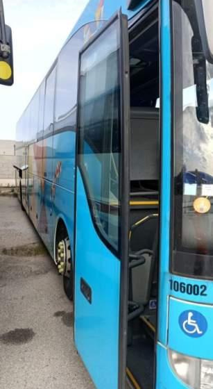 Mercedes-Benz TOURISMO M2 / SPROWADZONY / MANUAL / EURO 5 - Távolsági busz: 2 kép. Mercedes-Benz TOURISMO M2 / SPROWADZONY / MANUAL / EURO 5 - Távolsági busz: 2 kép.