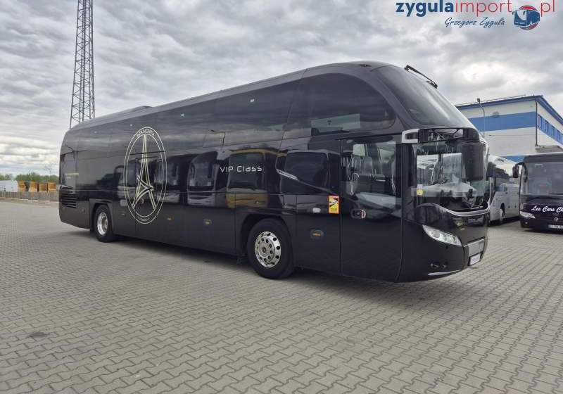 Neoplan CITYLINER/ SPROWADZONY / 55 MIEJSC/ 388 000 KM - Távolsági busz: 1 kép. Neoplan CITYLINER/ SPROWADZONY / 55 MIEJSC/ 388 000 KM - Távolsági busz: 1 kép.