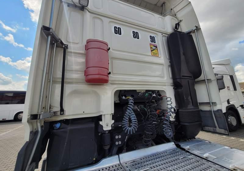 DAF XF510 SPACE CAB / SPROWADZONY / MANUAL / RETARDER - Nyergesvontató: 4 kép. DAF XF510 SPACE CAB / SPROWADZONY / MANUAL / RETARDER - Nyergesvontató: 4 kép.