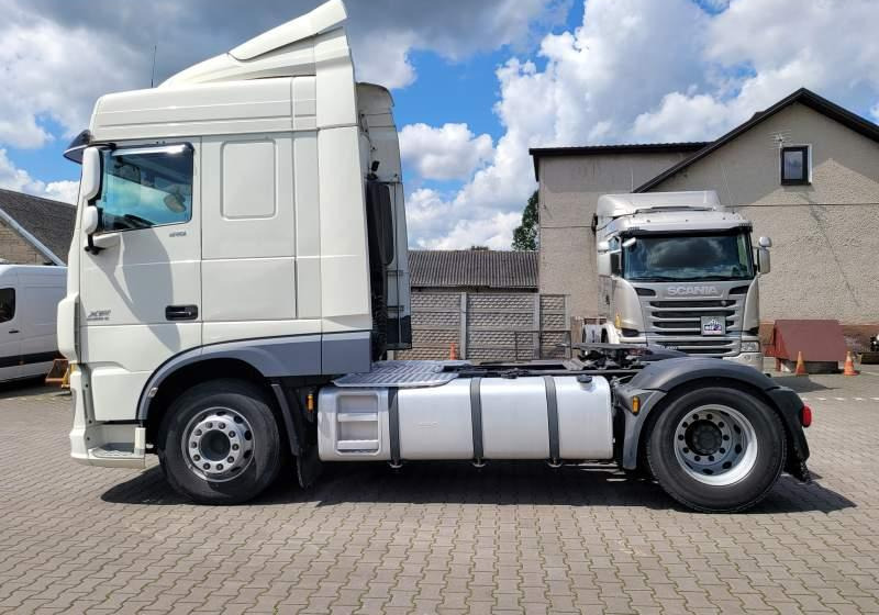 DAF XF510 SPACE CAB / SPROWADZONY / MANUAL / RETARDER - Nyergesvontató: 5 kép. DAF XF510 SPACE CAB / SPROWADZONY / MANUAL / RETARDER - Nyergesvontató: 5 kép.