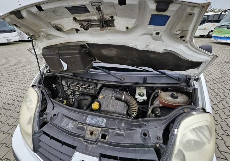 Renault TRAFIC 2.0 DCI 90 COMBI L2H1 / SPROWADZONY - Minibusz, Kisbusz: 3 kép. Renault TRAFIC 2.0 DCI 90 COMBI L2H1 / SPROWADZONY - Minibusz, Kisbusz: 3 kép.