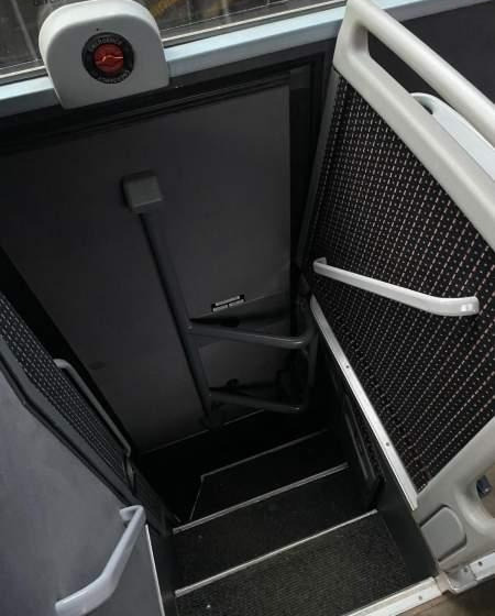 VanHool TX16 ALICRON/ SPROWADZONY / 378 000 KM / MANUAL - Távolsági busz: 3 kép. VanHool TX16 ALICRON/ SPROWADZONY / 378 000 KM / MANUAL - Távolsági busz: 3 kép.