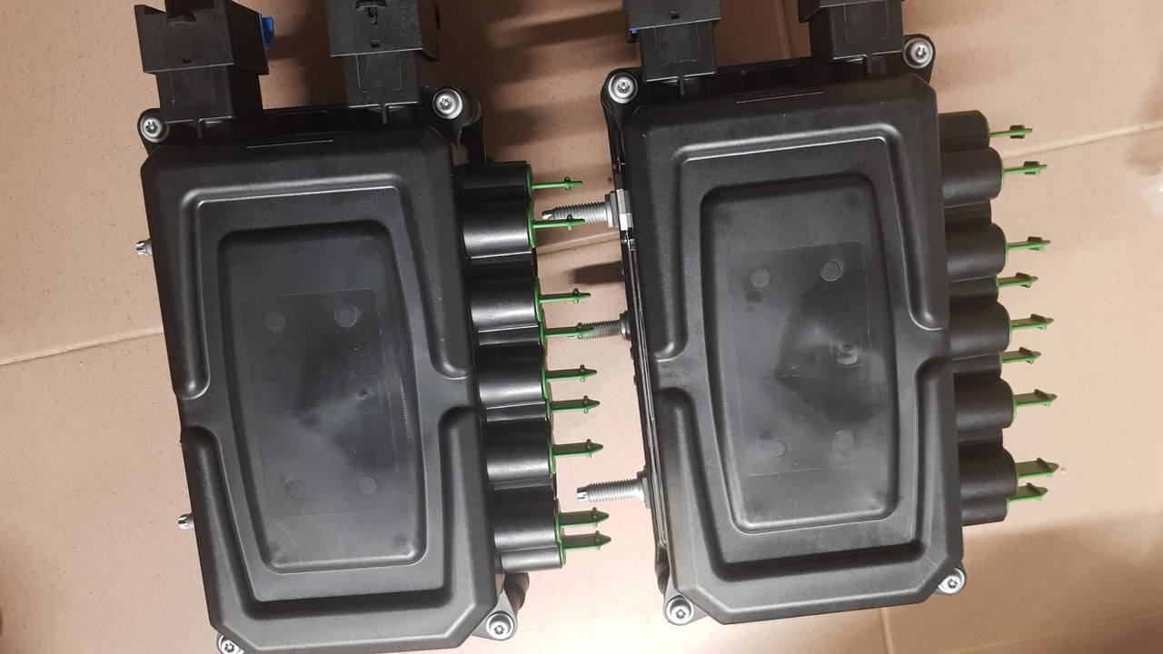 HALDEX HALDEX brake modulator, EBS trailer modulator 823008001, 0222100602, 515007680, 550022168, 812001201, 820007001, 820007121, 820008001, 820011001, 820019001, 823008001, 823008101, 823008111, 823008213, - Alkatrész - Teherautó: 4 kép. HALDEX HALDEX brake modulator, EBS trailer modulator 823008001, 0222100602, 515007680, 550022168, 812001201, 820007001, 820007121, 820008001, 820011001, 820019001, 823008001, 823008101, 823008111, 823008213, - Alkatrész - Teherautó: 4 kép.