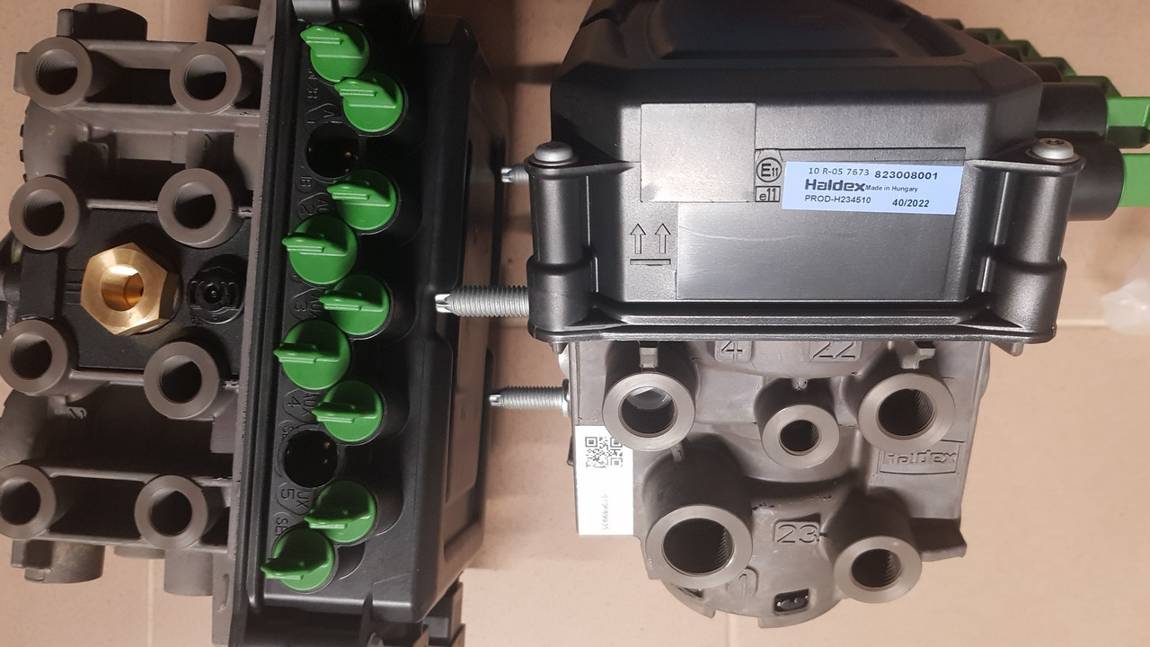 HALDEX HALDEX brake modulator, EBS trailer modulator 823008001, 0222100602, 515007680, 550022168, 812001201, 820007001, 820007121, 820008001, 820011001, 820019001, 823008001, 823008101, 823008111, 823008213, - Alkatrész - Teherautó: 2 kép. HALDEX HALDEX brake modulator, EBS trailer modulator 823008001, 0222100602, 515007680, 550022168, 812001201, 820007001, 820007121, 820008001, 820011001, 820019001, 823008001, 823008101, 823008111, 823008213, - Alkatrész - Teherautó: 2 kép.
