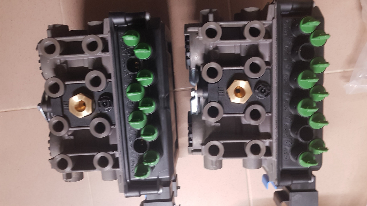 HALDEX HALDEX brake modulator, EBS trailer modulator 823008001, 0222100602, 515007680, 550022168, 812001201, 820007001, 820007121, 820008001, 820011001, 820019001, 823008001, 823008101, 823008111, 823008213, - Alkatrész - Teherautó: 3 kép. HALDEX HALDEX brake modulator, EBS trailer modulator 823008001, 0222100602, 515007680, 550022168, 812001201, 820007001, 820007121, 820008001, 820011001, 820019001, 823008001, 823008101, 823008111, 823008213, - Alkatrész - Teherautó: 3 kép.