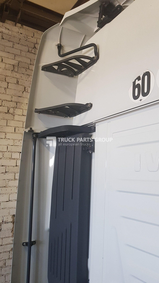 IVECO IVECO STRALIS EURO6 emission HI-WAY cab aerodynamic spoilers, air deflectors, full set. left + right + top roof 5801775188, 5801679706, 5801672864, 5801671525, 5801679762, 504153462, 5801775205, 50415 - Légterelő - Teherautó: 2 kép. IVECO IVECO STRALIS EURO6 emission HI-WAY cab aerodynamic spoilers, air deflectors, full set. left + right + top roof 5801775188, 5801679706, 5801672864, 5801671525, 5801679762, 504153462, 5801775205, 50415 - Légterelő - Teherautó: 2 kép.