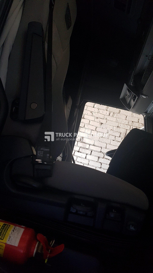 IVECO IVECO STRALIS EURO6 emission HY-WAY seats driver + passenger 13138430698, 504045441, 500389633, 500389418, 504196960 - Ülés - Teherautó: 4 kép. IVECO IVECO STRALIS EURO6 emission HY-WAY seats driver + passenger 13138430698, 504045441, 500389633, 500389418, 504196960 - Ülés - Teherautó: 4 kép.