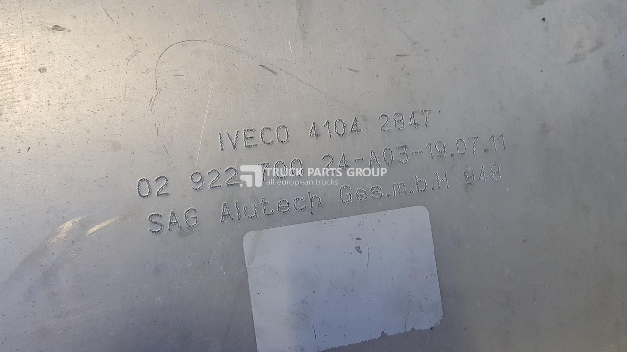 IVECO IVECO STRALIS EURO6 emission fuel tanks, reservoirs with mountings brackets 700l + 480l left + right fuel tanks set 5801312015, 41042847 - Üzemanyag tartály - Teherautó: 2 kép. IVECO IVECO STRALIS EURO6 emission fuel tanks, reservoirs with mountings brackets 700l + 480l left + right fuel tanks set 5801312015, 41042847 - Üzemanyag tartály - Teherautó: 2 kép.