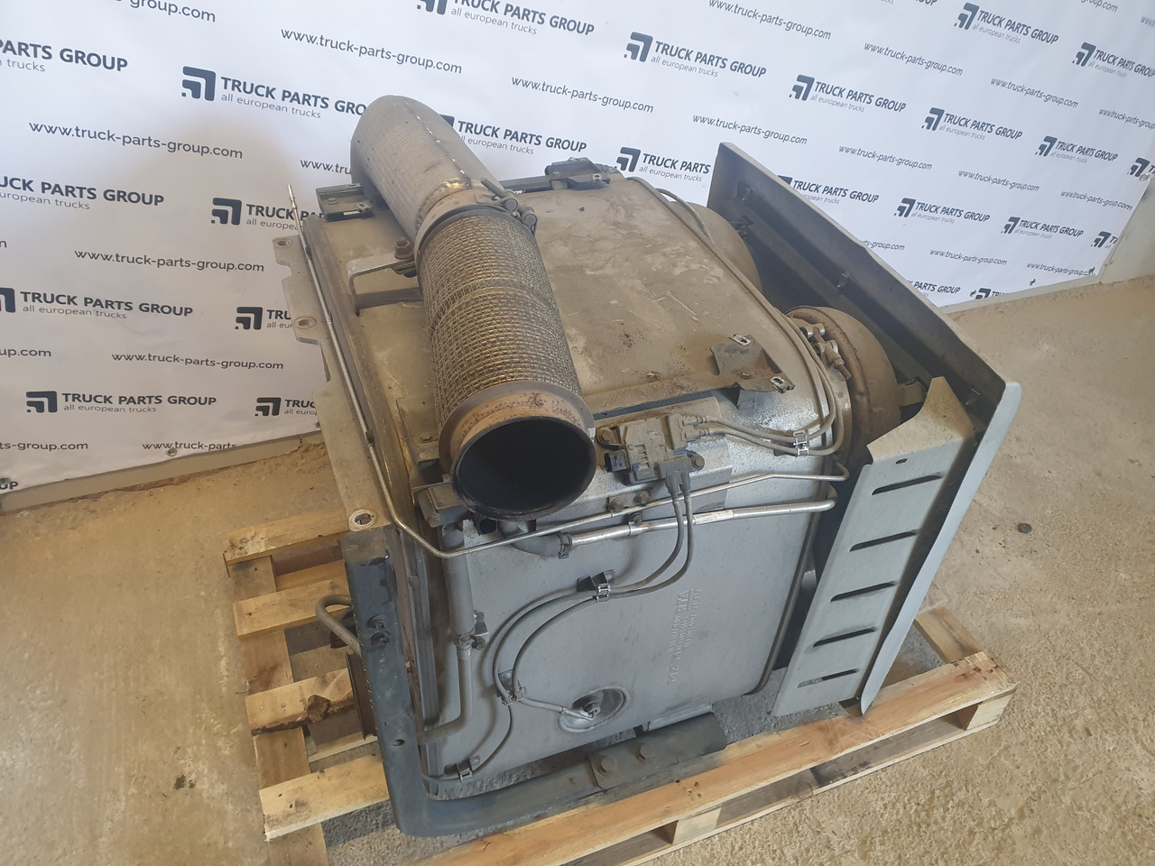 MAN MAN TGX, TGS EURO6, EURO 6 emission exhaust silencer assembly, catalyst, catalysator - Hangtompító - Teherautó: 3 kép. MAN MAN TGX, TGS EURO6, EURO 6 emission exhaust silencer assembly, catalyst, catalysator - Hangtompító - Teherautó: 3 kép.