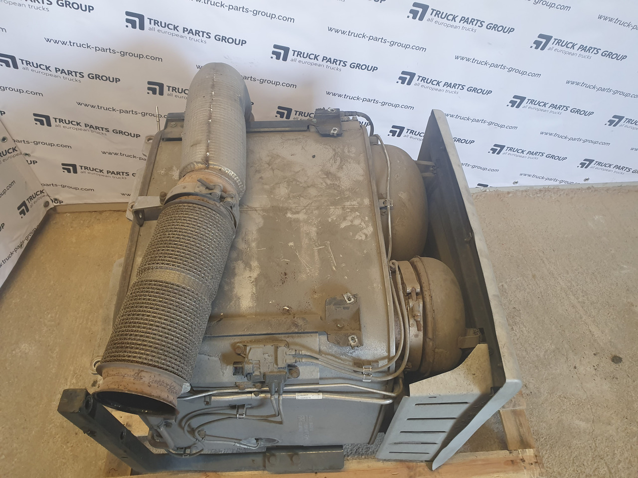 MAN MAN TGX, TGS EURO6, EURO 6 emission exhaust silencer assembly, catalyst, catalysator - Hangtompító - Teherautó: 4 kép. MAN MAN TGX, TGS EURO6, EURO 6 emission exhaust silencer assembly, catalyst, catalysator - Hangtompító - Teherautó: 4 kép.