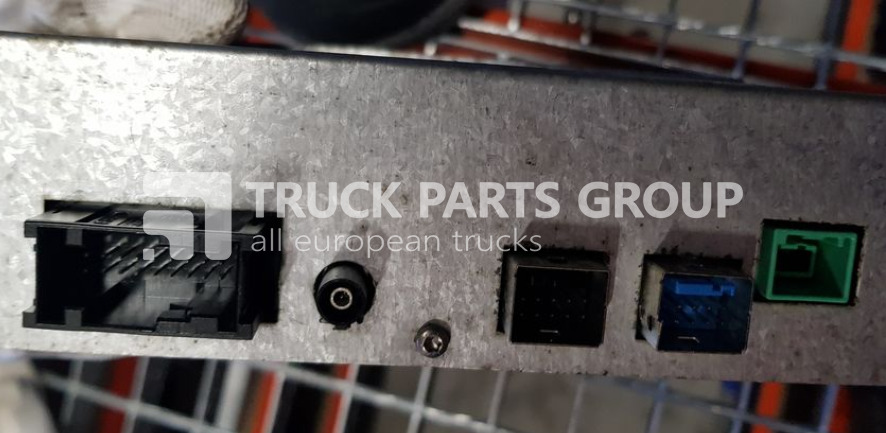RENAULT T series RANGE, GAMA, VOLVO FH4 EURO6 multimedia radio system, 2 control unit - Műszerfal - Teherautó: 1 kép. RENAULT T series RANGE, GAMA, VOLVO FH4 EURO6 multimedia radio system, 2 control unit - Műszerfal - Teherautó: 1 kép.
