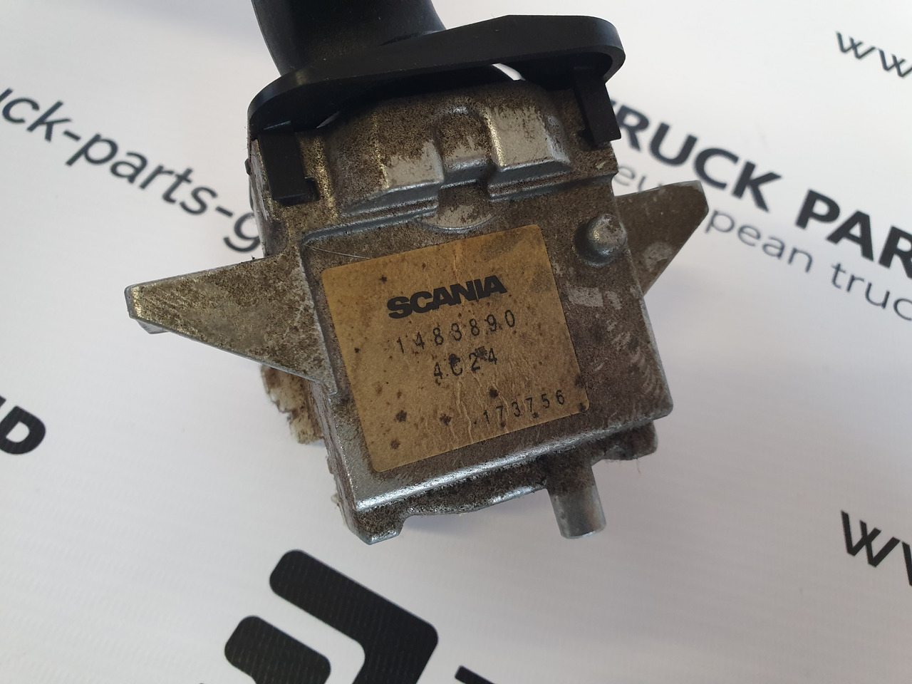 SCANIA SCANIA EURO3, P, G, R, T series indicator lights switch 1542529, 1422111, understeering switch, wipers – direction indicator, lamp, wiper lever, windscreen wiper, multi – function lever; retarder leve - Fülke és belső tér - Teherautó: 5 kép. SCANIA SCANIA EURO3, P, G, R, T series indicator lights switch 1542529, 1422111, understeering switch, wipers – direction indicator, lamp, wiper lever, windscreen wiper, multi – function lever; retarder leve - Fülke és belső tér - Teherautó: 5 kép.