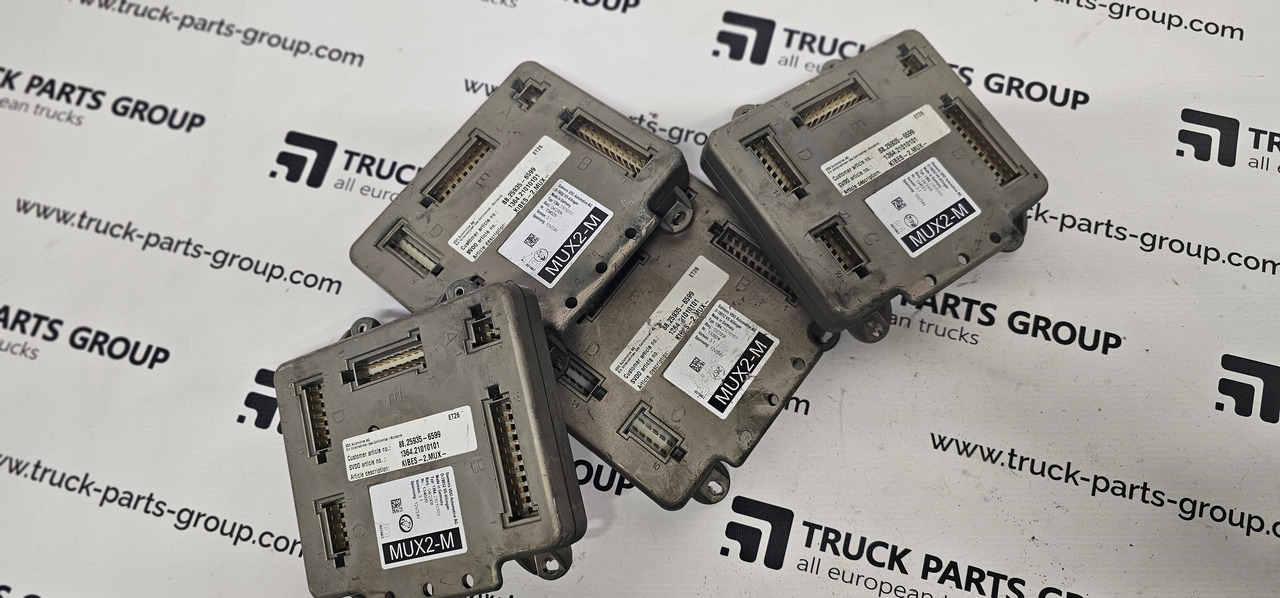 SCANIA SCANIA T, P, G, R, L, S, MUX2-M control unit, MUX2 - M, Ecu Scania F K N-Series Coach Trucks, SOLARIS, NOS Continental Automotive Multiplex Node MUX2-B D-78052, Multiplex MUX2-M VDO Siemens Truck Coac - ECU - Teherautó: 5 kép. SCANIA SCANIA T, P, G, R, L, S, MUX2-M control unit, MUX2 - M, Ecu Scania F K N-Series Coach Trucks, SOLARIS, NOS Continental Automotive Multiplex Node MUX2-B D-78052, Multiplex MUX2-M VDO Siemens Truck Coac - ECU - Teherautó: 5 kép.