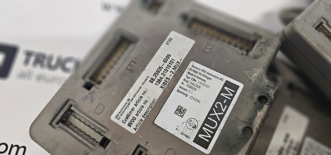 SCANIA SCANIA T, P, G, R, L, S, MUX2-M control unit, MUX2 - M, Ecu Scania F K N-Series Coach Trucks, SOLARIS, NOS Continental Automotive Multiplex Node MUX2-B D-78052, Multiplex MUX2-M VDO Siemens Truck Coac - ECU - Teherautó: 3 kép. SCANIA SCANIA T, P, G, R, L, S, MUX2-M control unit, MUX2 - M, Ecu Scania F K N-Series Coach Trucks, SOLARIS, NOS Continental Automotive Multiplex Node MUX2-B D-78052, Multiplex MUX2-M VDO Siemens Truck Coac - ECU - Teherautó: 3 kép.