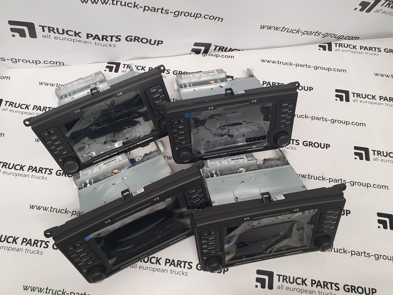 Scania T, P, G, R, L series EURO6, EURO 6 emission standard series multimedia navigation system HU scania AUS4 STD DAB, NAVI system, Harman / Becker 2594720, 2735760, 2635711, 2783088, infotainment sy - Navigációs rendszer - Teherautó: 1 kép. Scania T, P, G, R, L series EURO6, EURO 6 emission standard series multimedia navigation system HU scania AUS4 STD DAB, NAVI system, Harman / Becker 2594720, 2735760, 2635711, 2783088, infotainment sy - Navigációs rendszer - Teherautó: 1 kép.