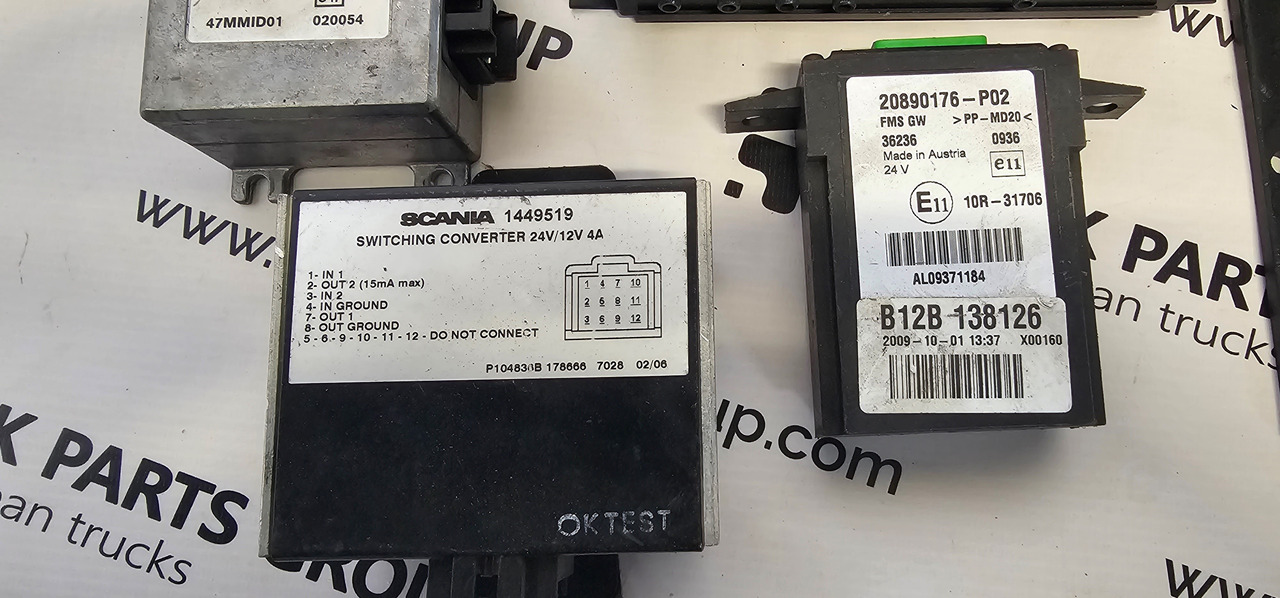 Volvo VOLVO, SCANIA BUS electronic FMS GW, switching converter, vip2000 STD Node2 unit, vbox 3600 c1 Multiq, Thoreb LCD 11085A, 1449519, 20890176, 20890176-P02, B12B 138126, 10R-31706, 70329277, 14390, 1449 - ECU: 3 kép. Volvo VOLVO, SCANIA BUS electronic FMS GW, switching converter, vip2000 STD Node2 unit, vbox 3600 c1 Multiq, Thoreb LCD 11085A, 1449519, 20890176, 20890176-P02, B12B 138126, 10R-31706, 70329277, 14390, 1449 - ECU: 3 kép.