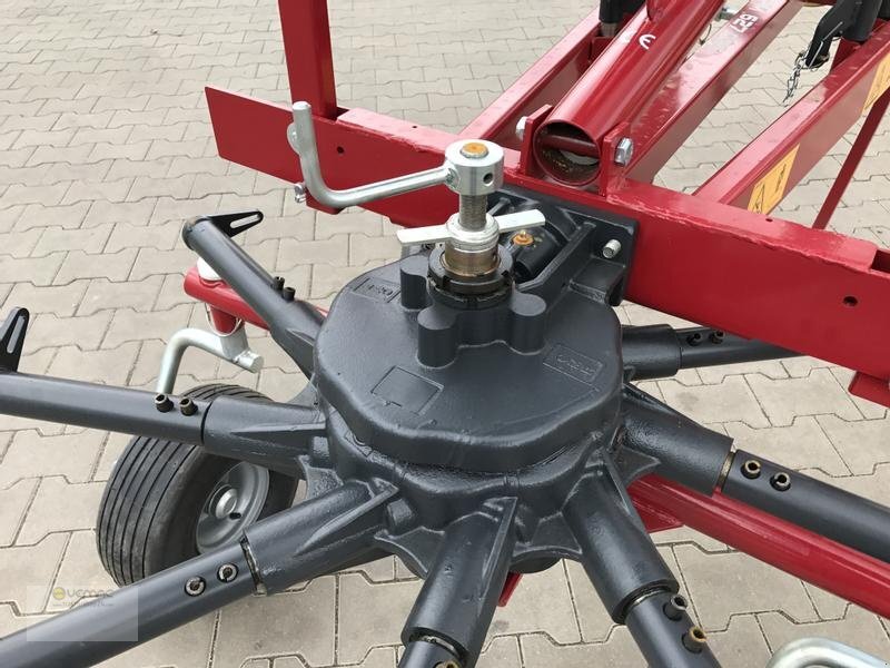 Agromehanika Kreiselschwader 320cm 3,2m Heuschwader Schwader Einkreisel Kreiselheuschwader NEU - Szénaforgató: 5 kép. Agromehanika Kreiselschwader 320cm 3,2m Heuschwader Schwader Einkreisel Kreiselheuschwader NEU - Szénaforgató: 5 kép.