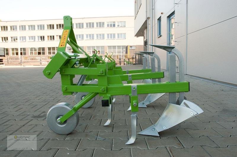 BOMET Kartoffelhäufler Jäthacke-Häufler Bomet P475 inkl. Striegel - Burgonyagép: 2 kép. BOMET Kartoffelhäufler Jäthacke-Häufler Bomet P475 inkl. Striegel - Burgonyagép: 2 kép.