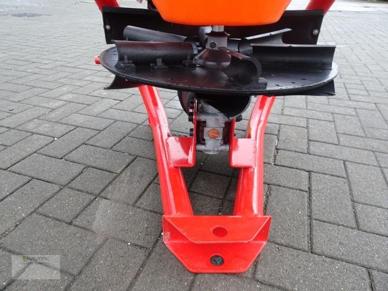 Új Homok-/ Sószóró Dexwal Salzstreuer Düngerstreuer Streuer Trichterstreuer 500 Liter: 15 kép.