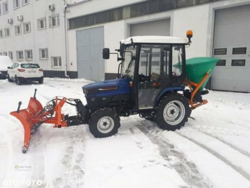 Farmtrac Farmtrac 26 26PS Winterdienst Traktor Schneeschild Streuer NEU - Kommunális traktor: 1 kép. Farmtrac Farmtrac 26 26PS Winterdienst Traktor Schneeschild Streuer NEU - Kommunális traktor: 1 kép.