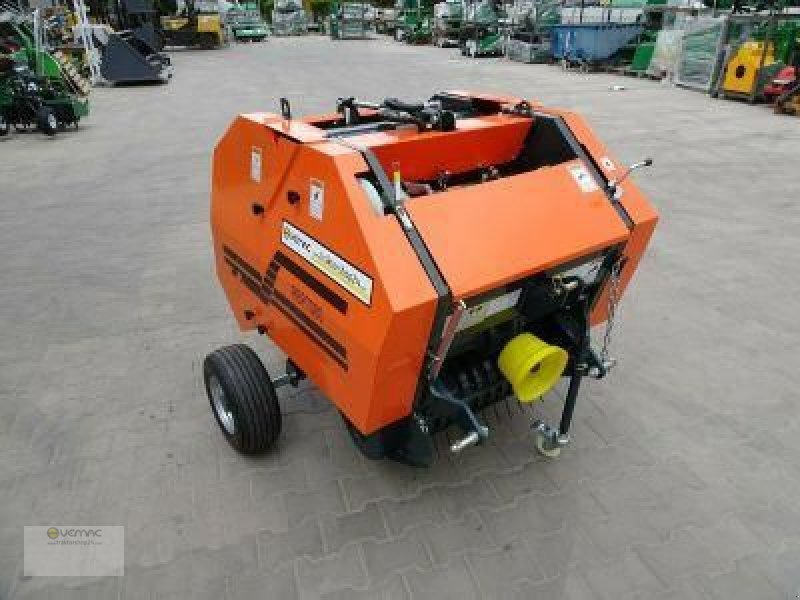 Vemac Ballenpresse RBP7050 Mini Presse Rundballenpresse Heupresse NEU - Bálázó: 1 kép. Vemac Ballenpresse RBP7050 Mini Presse Rundballenpresse Heupresse NEU - Bálázó: 1 kép.