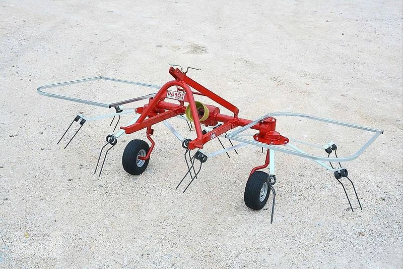 Vemac Heuwender 170 Daros 2GS Kreiselheuwender Kreiselwender NEU - Szénaforgató: 1 kép. Vemac Heuwender 170 Daros 2GS Kreiselheuwender Kreiselwender NEU - Szénaforgató: 1 kép.