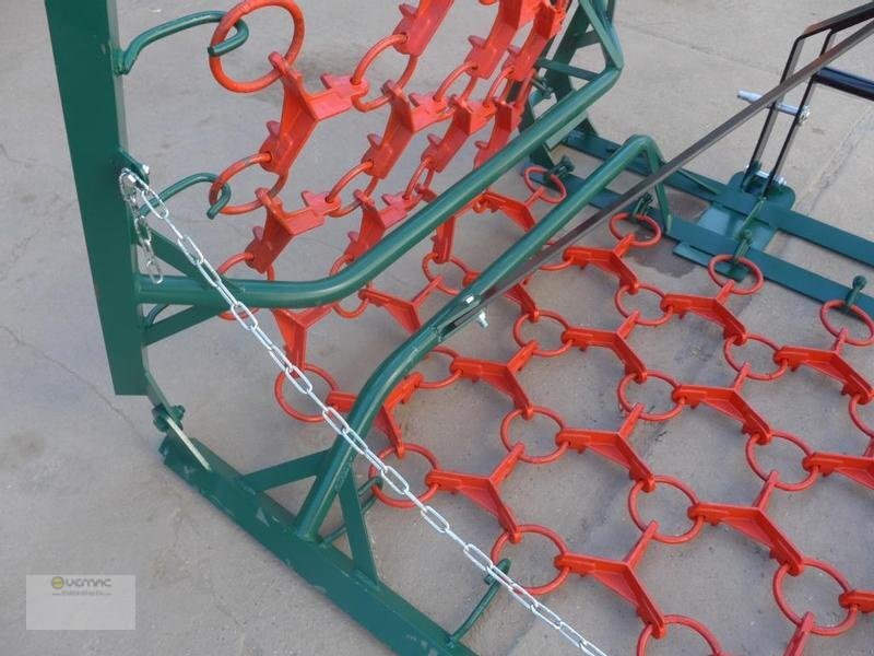 Vemac Wiesenschleppe 3m 4reihig Schleppe Striegel Egge Profi NEU - Láncos borona: 5 kép. Vemac Wiesenschleppe 3m 4reihig Schleppe Striegel Egge Profi NEU - Láncos borona: 5 kép.