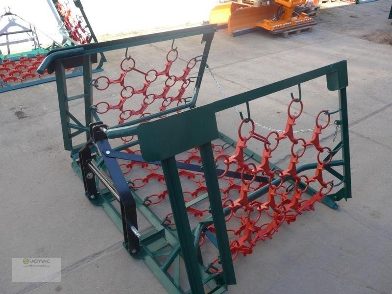 Vemac Wiesenschleppe 4m 3reihig Schleppe Striegel Egge Profi NEU - Láncos borona: 2 kép. Vemac Wiesenschleppe 4m 3reihig Schleppe Striegel Egge Profi NEU - Láncos borona: 2 kép.