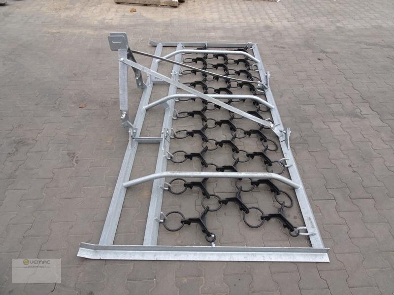 Vemac Wiesenschleppe 4m 4reihig verzinkt Schleppe Striegel Egge NE - Láncos borona: 5 kép. Vemac Wiesenschleppe 4m 4reihig verzinkt Schleppe Striegel Egge NE - Láncos borona: 5 kép.